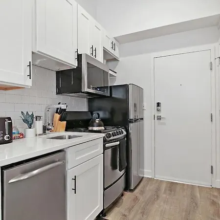Studio Apt With Laundry, Near Shops! - Montrose 316 & 318